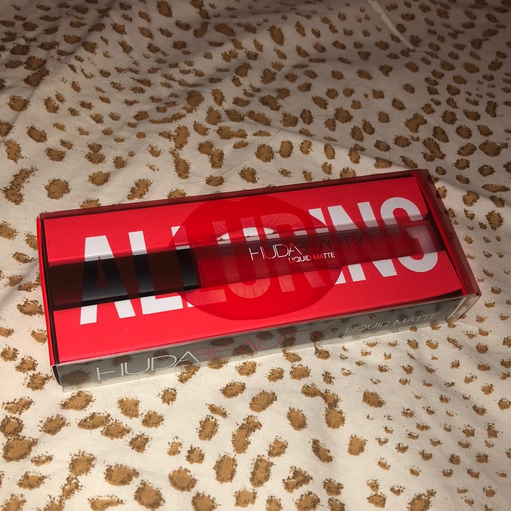 Huda Beauty: Matte Liquid Lip